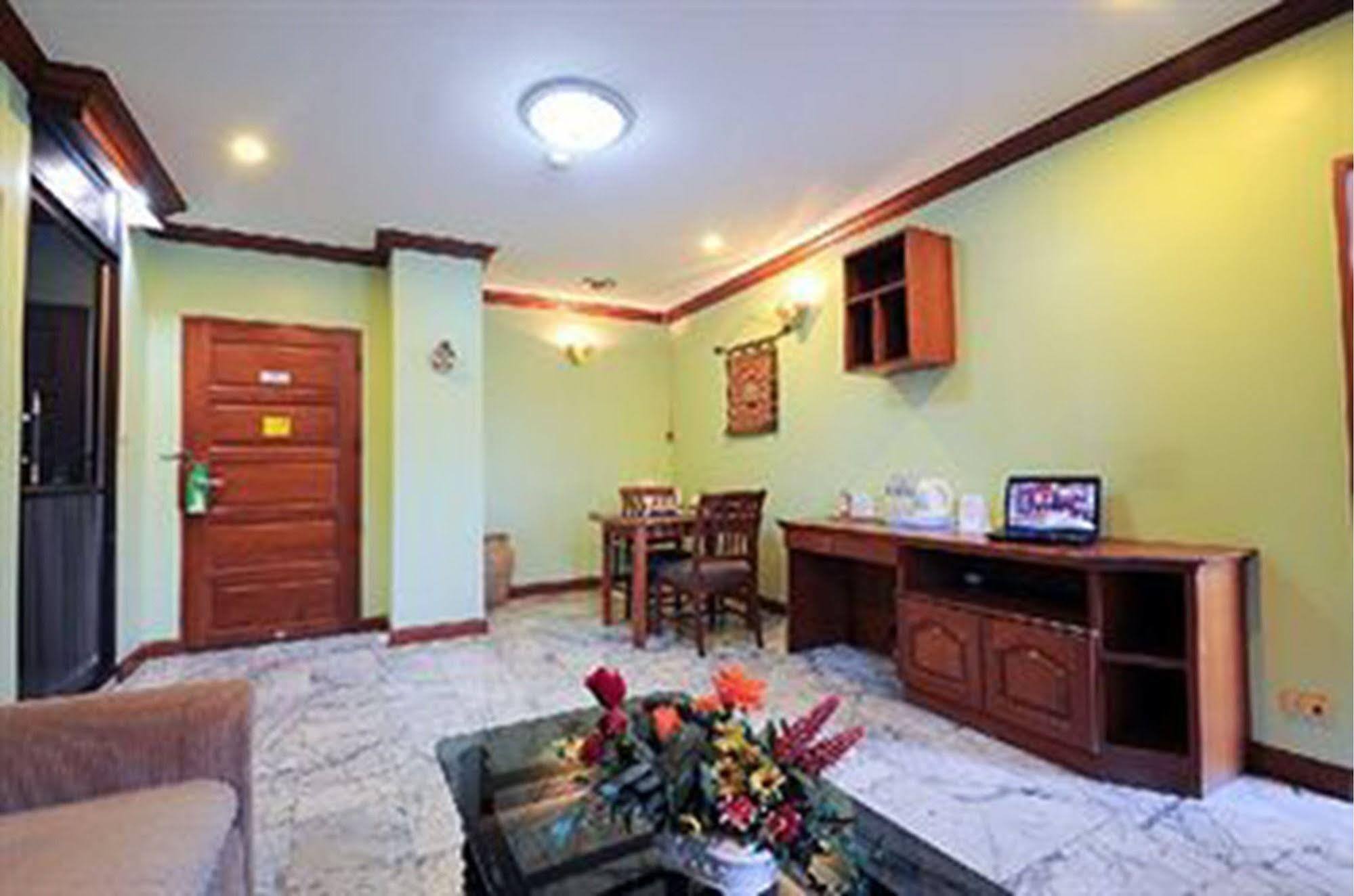 Royal Asia Lodge Sukhumvit Bangkok Exterior photo
