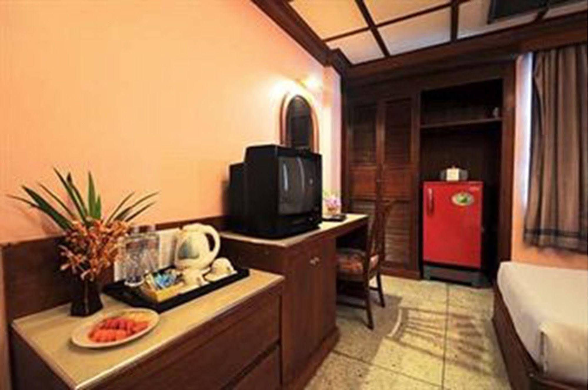 Royal Asia Lodge Sukhumvit Bangkok Exterior photo